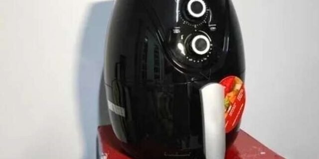 Fritadeira Air Fryer Britânia Bella Cuccina BCFR04 3,8L