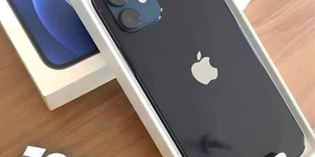 Apple iPhone 12 (128 GB)