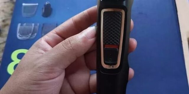 Aparador de Pelos Philips Multigroom 3000 MG3711/15 1 Velocidade com Acessório