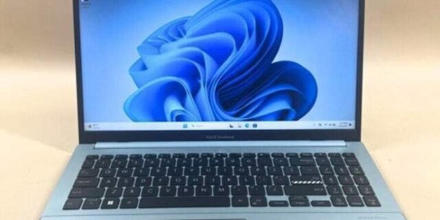 Notebook ASUS Vivobook Go 15, Intel Core i3 N305, 4GB, 128GB SSD, W11 Home, Tela 15.6″