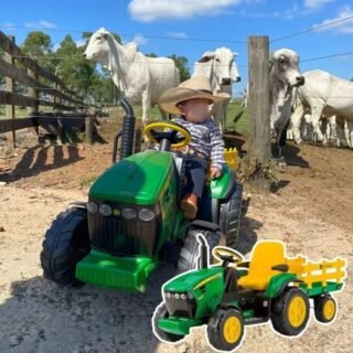 Trator Peg Perego John Deere Ground Force cor verde/amarelo 127V