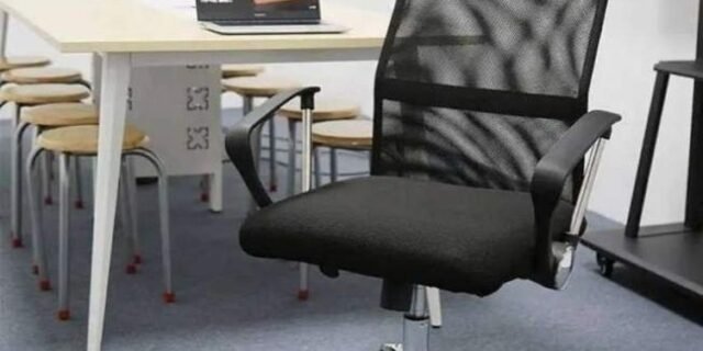 Cadeira de Escritório Presidente Giratória Preta – PRE-004 Otello