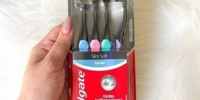 Colgate Escova De Dente Slim Soft 4 Unidades