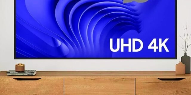 Samsung Smart TV 43″ UHD 4K 43DU7700