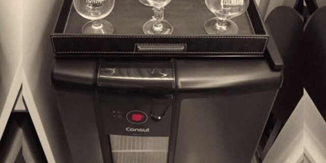 Cervejeira Consul Titanium 82L Display Na Porta – Controle de Temperatura CZD12AT 110V