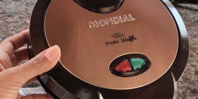 Waffle Maker, Mondial, Preto/Inox, 1200W, 110V – GW-01
