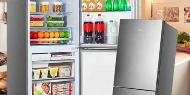 Geladeira Hisense Botton RB-52W Frost Free Inverter, Portas Reversíveis e Painel Touch 397L