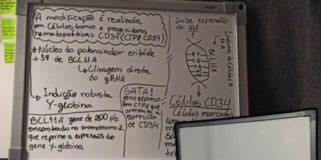 Quadro Branco Moldura MDF REVESTIDO na cor Aluminio Soft STALO, 70×50