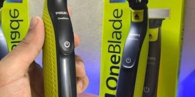 Aparador e raspador OneBlade com 3 pentes, à prova d’água, Bivolt – QP2724/10 Philips