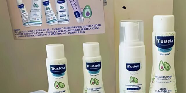 Mustela Kit Essenciais Bebê e Criança – Gel Lavante 200ml + Shampoo Recém-Nascido 150ml + Hydra Bebê 100ml + Água de Limpeza 100ml + Creme Vitaminado Preventivo De Assaduras 54g