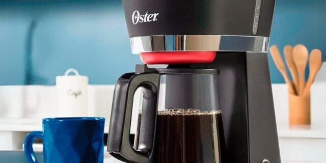 Cafeteira Oster Black com Jarra de Vidro 0,7L 127V
