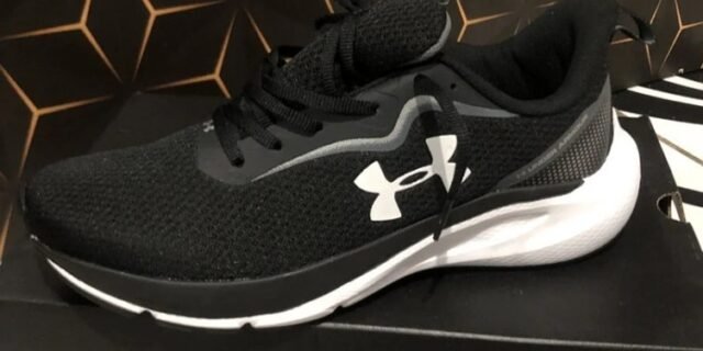 Tênis Under Armour Charged First