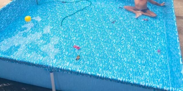 Piscina infantil quadrada Estrutural PVC 1500 litros Mor