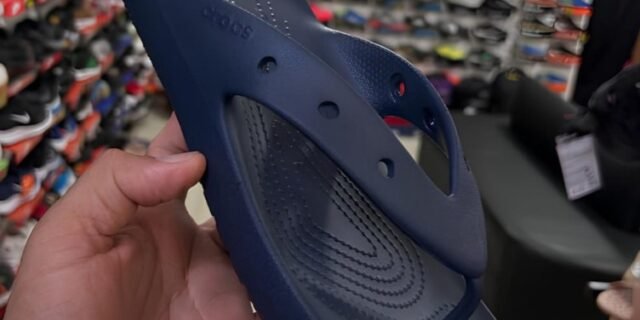 Chinelo Crocs Baya Flip Ii Navy