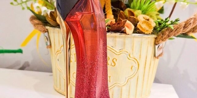 Very Good Girl Glam Carolina Herrera Perfume Feminino Eau de Parfum 30ml