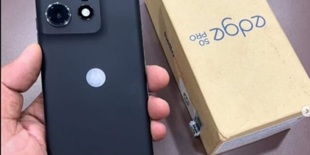 Smartphone Motorola Edge 50 Pro 5G 256GB 24GB (12GB RAM +12GB RAM Boost)