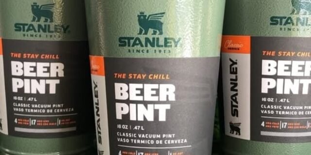 Copo térmico de cerveja com tampa Stanley|473ml