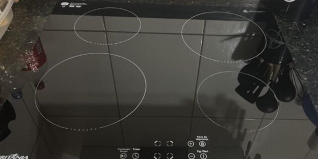 Cooktop de Indução Britânia 4 queimadores preto BCT04P 220V