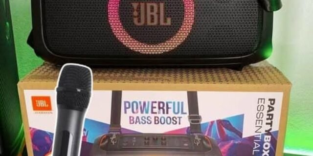 Caixa De Som Bluetooth Jbl Partybox On-the-go Essential