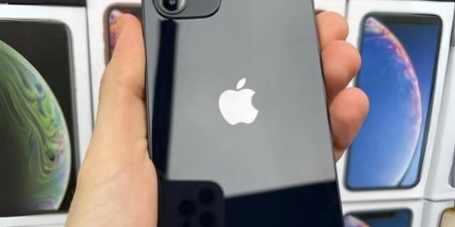 Apple iPhone 12 (64 GB) – Preto