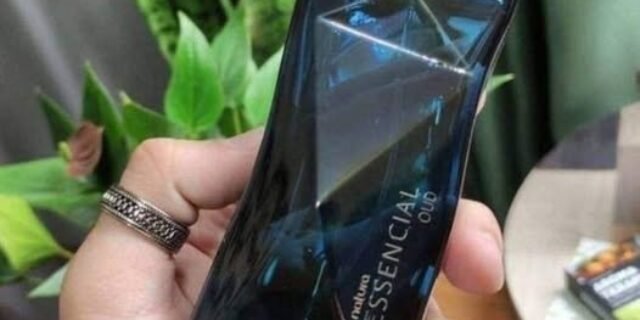 Desodorante Perfume Essencial Oud Feminino 100 ml