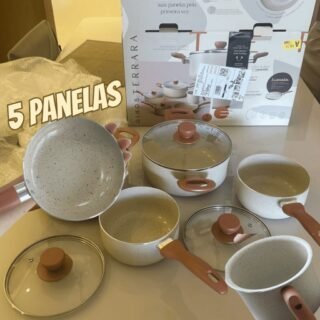 Oikos – Jogo com 5 Panelas Antiaderentes de Revestimento Cerâmica com Tampa de Vidro Terrara Bege com 5 Camadas para Fogão a Gás, Elétricos, Cerâmicos…