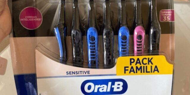 Oral-B Escova de Dente Indicador Black Charcoal 7 Unidades