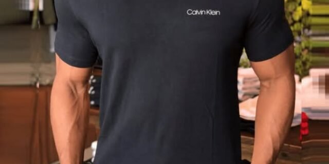 Camiseta Calvin Klein Swimwear V-neck Slim Fit Logo Preta