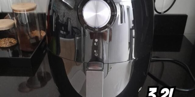 Fritadeira Elétrica sem oleo Electrolux Airfryer 3,2L 8 receitas pré-sugeridas desligamento automático cesto removivel 1400W EAF15 preta 220v por Rita