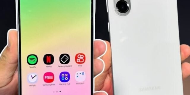 Smartphone Samsung Galaxy A56 128GB 5G 8GB RAM Cinza 6,7″ Câm. Tripla 12MP