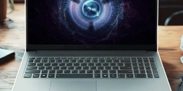 Notebook Gamer Lenovo LOQ E Core i5-12450HX, 8GB, 512GB SSD, RTX 3050 6GB, 15.6″ 144Hz, Linux 83MES00100