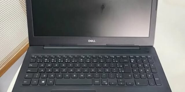 Notebook Dell Inspiron I15-I120K-A15P 15.6″ Full HD 12ª Geração Intel Core i3 8GB 512GB SSD Windows 11 Preto