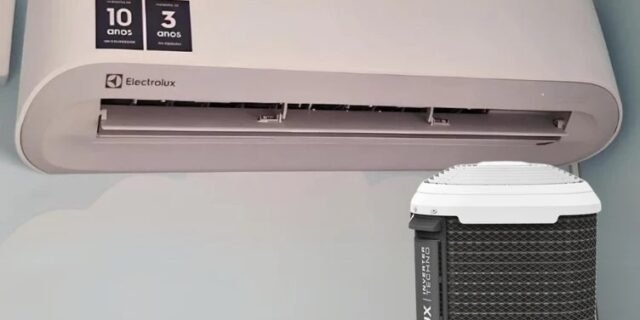Ar-condicionado Split Inverter 12000 Btus Electrolux Color Adapt com Wi-fi Só Frio Yi12f/ye12f 220v