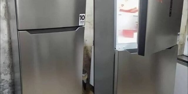 Geladeira Frost Free Duplex 347L SmartSensor Cor Prata Midea