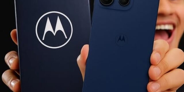 Smartphone Motorola Moto G15 – 128gb 12gb (4gb Ram+8gb Ram Boost) E Camera 50mp Com Ai E Night Vision Bateria De 5200 Mah Tela Fhd+ 6.7 Com Superbrilho Nfc Azul Escuro