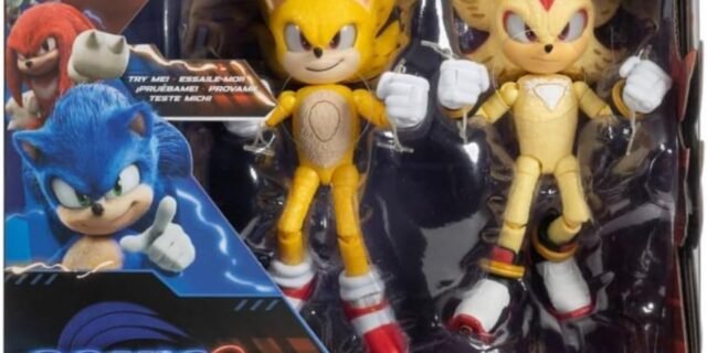 JAKKS Pacific Sonic The Hedgehog Light Up Super Sonic & Super Shadow Action Figure Set