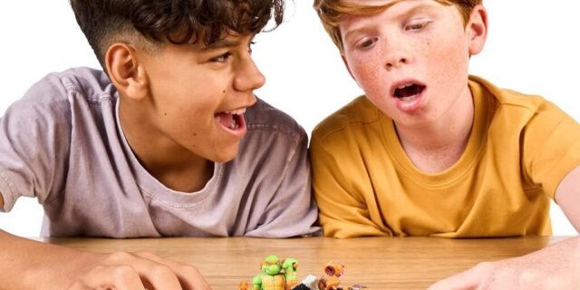 Legends Of Akedo Tartarugas Ninja, Mini Guerreiros de Batalha Versus Pacote Leonardo Vs Rocksteady