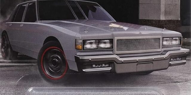 Hot Wheels Cars, Premium Fast & Furious 1:64 Scale Die-Cast Car for Collectors Inspired by Fast & Furious Movie Franchise