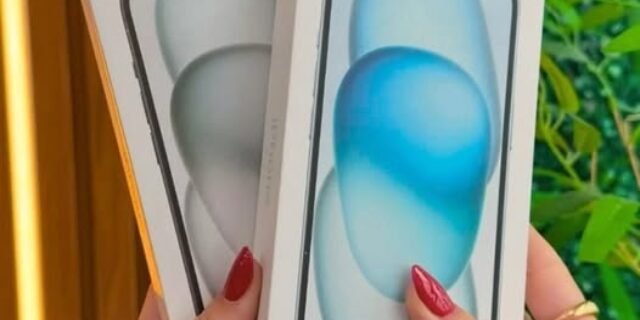 Apple iPhone 15 (256 GB)