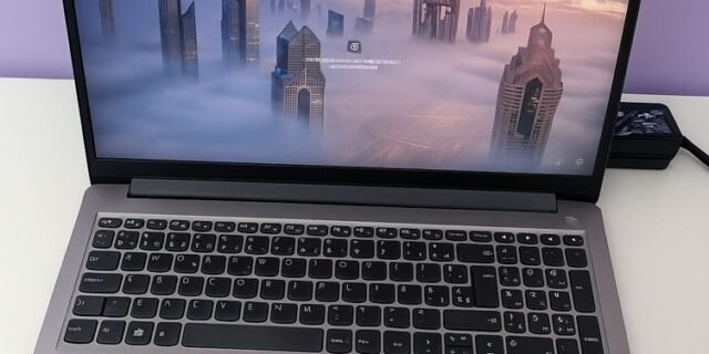 Notebook Lenovo Ideapad 1i Intel Core i5-1235U 8GB 512GB SSD 15.6″ W11