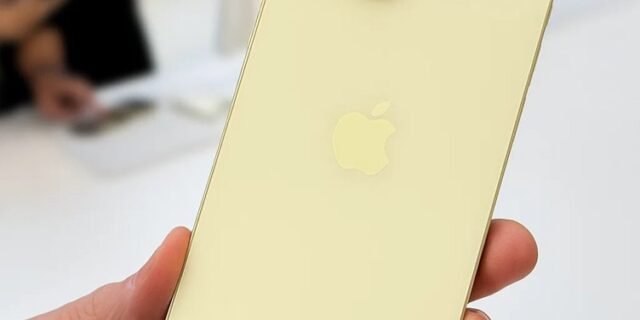 Apple iPhone 15 (128 Gb)