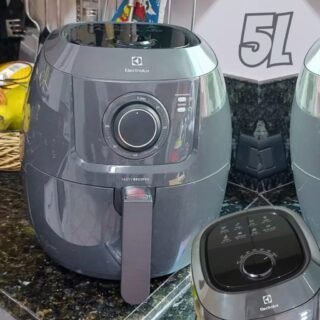 Fritadeira Elétrica Airfryer Family Efficient 5L Electrolux EAF50 Grafite 127v