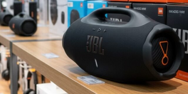 Caixa de Som Bluetooth JBL Boombox 4 Preta