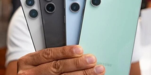 Smartphone Samsung Galaxy S24 FE 128GB Grafite 5G 8GB RAM 6,7″ Câm. Tripla + Selfie 10MP