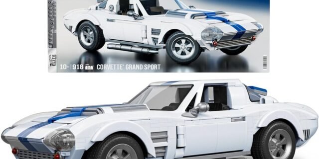 Mattel Brick Shop Hot Wheels Jogo de Construção Elite Corvette Grand Sport em escala 1:16 com Placa de Coleção e 1 carrinho de metal Perfeito para colecionadores