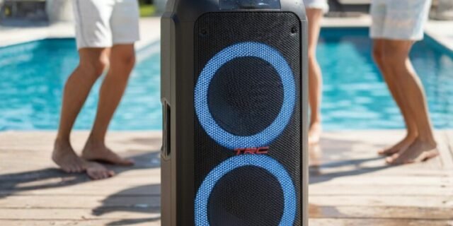 TRC 5590 – Caixa de Som Amplificada Portátil com Bluetooth; Controle Remoto; Entrada USB; Iluminação em LED; Disco Ligthing; Microfone com Fio e TWS