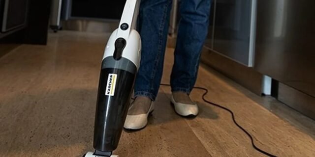 Kärcher Aspirador de Pó Vertical 2 Em 1 VCL Stick Com Filtro HEPA 1000w 127v