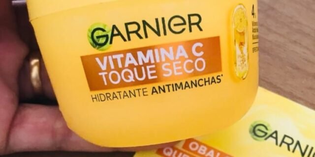 Garnier, Gel Creme Hidratante Facial Antimanchas Toque Seco, com Vitamina C, Niacinamida e Ácido Hialurônico, Controla a Oleosidade e Uniformiza