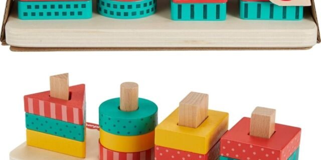 Fisher-Price Brinquedo para empilhar com círculos, triângulos e quadrados de madeira, 13 peças fabricadas com material certificado FSC, conjunto inspirado em Montessori + 2 anos (HXV05)