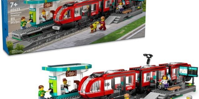 LEGO City Trains Bonde e Estação do Centro da Cidade 6042
